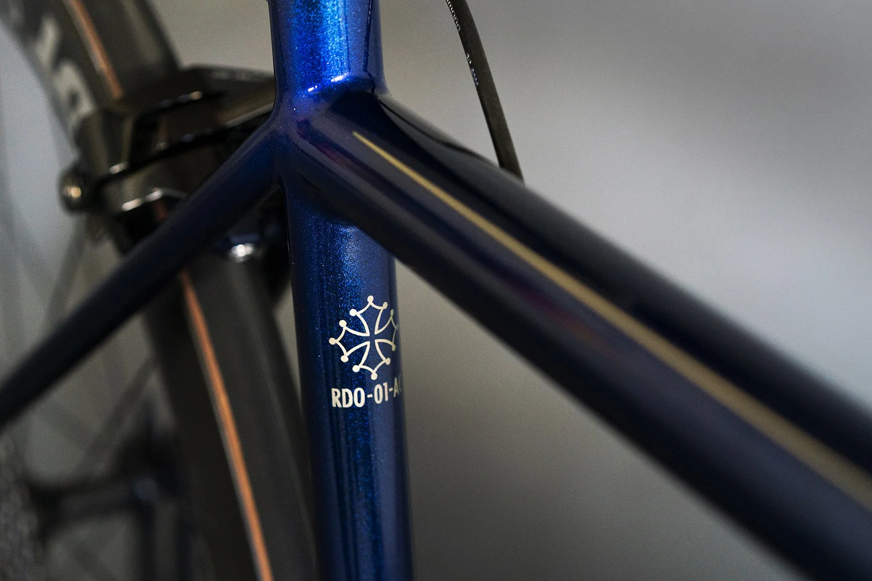 AVALANCHE CYCLES - stainless steel blue — AVALANCHE